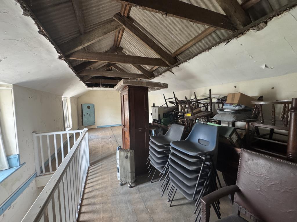 Lot: 143 - DETACHED BUILDING WITH PLANNING - First Floor